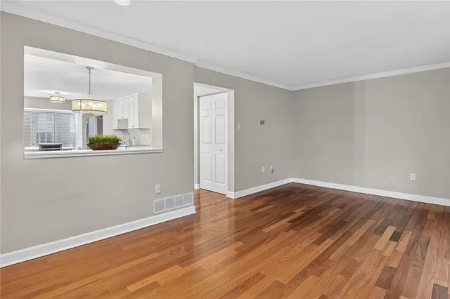 463 Cherry Court gallery image 15