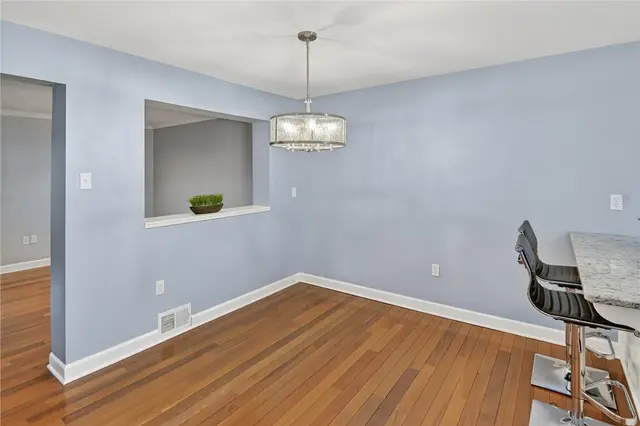 463 Cherry Court gallery image 16