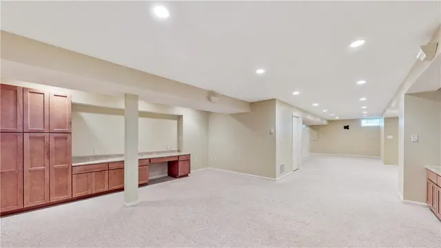 466 Jenny Dr gallery image 23