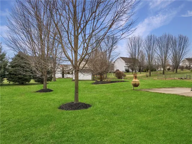 466 Jenny Dr gallery image 25