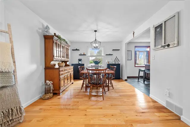 4698 Pembroke Ct gallery image 14