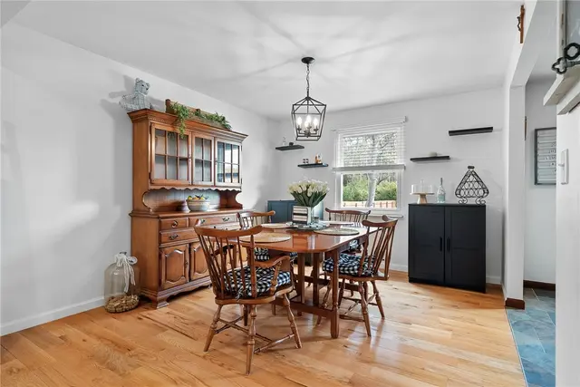 4698 Pembroke Ct gallery image 16