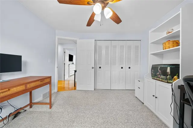 4698 Pembroke Ct gallery image 31