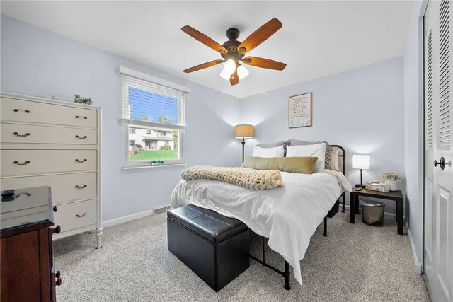 4698 Pembroke Ct gallery image 34