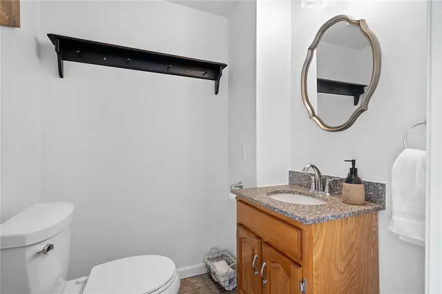 4698 Pembroke Ct gallery image 41