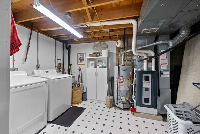 4698 Pembroke Ct gallery image 43