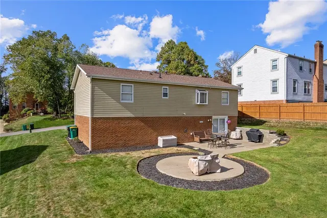 4698 Pembroke Ct gallery image 45