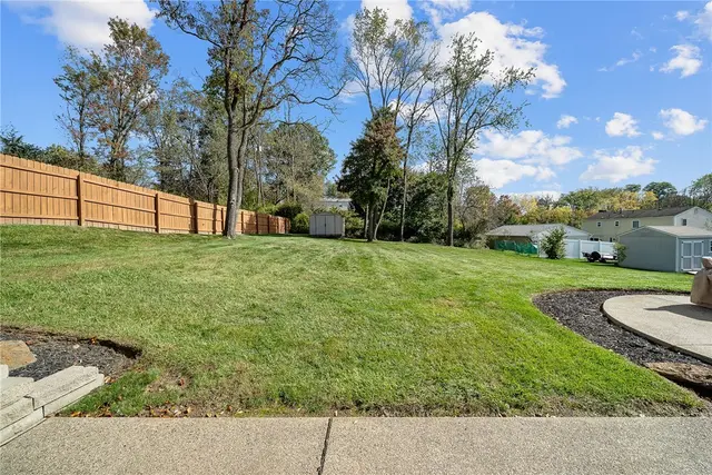 4698 Pembroke Ct gallery image 48