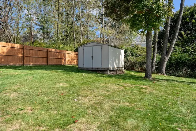 4698 Pembroke Ct gallery image 49
