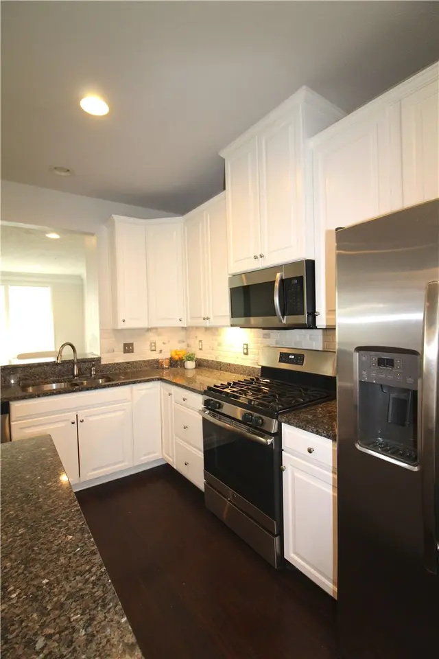 470 Fairmont Dr gallery image 10