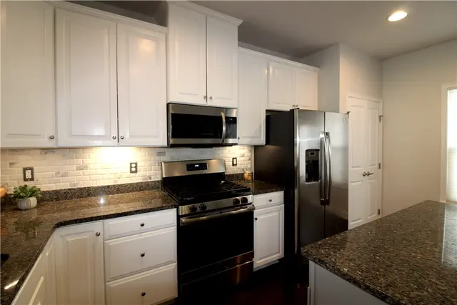 470 Fairmont Dr gallery image 11