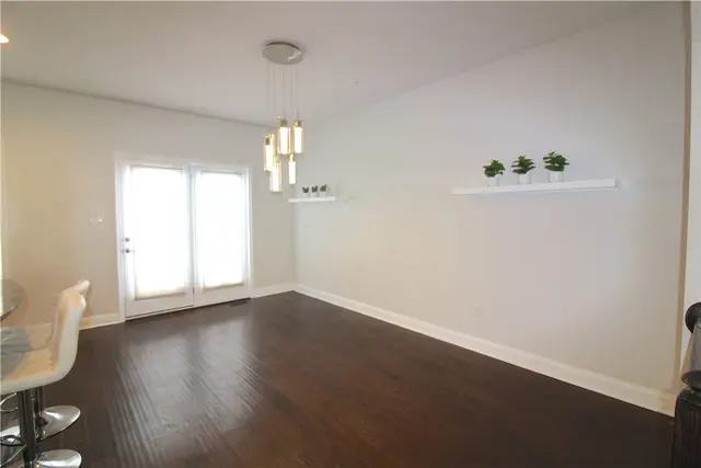 470 Fairmont Dr gallery image 18