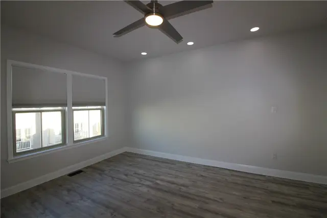 470 Fairmont Dr gallery image 21