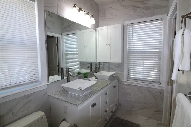 470 Fairmont Dr gallery image 24