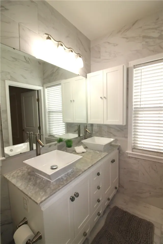 470 Fairmont Dr gallery image 29