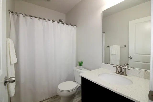 470 Fairmont Dr gallery image 31