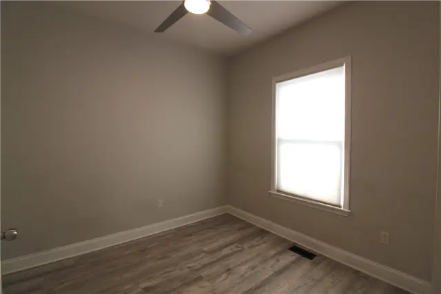470 Fairmont Dr gallery image 34