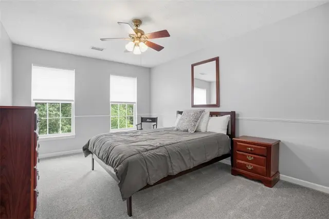 470 Jenny Drive gallery image 3