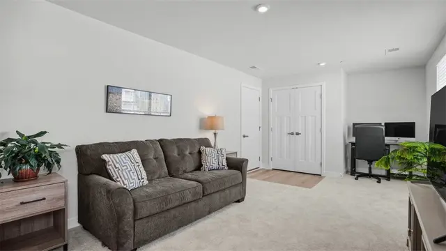 470 Nolan Circle gallery image 36