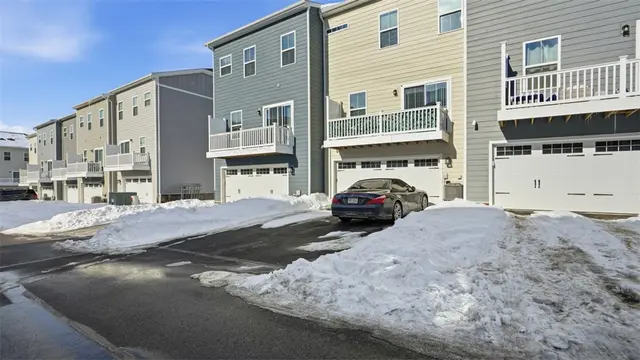 4702 Spruce Rd gallery image 31