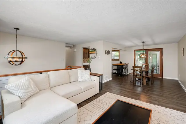 4705 Woodlake Dr gallery image 3