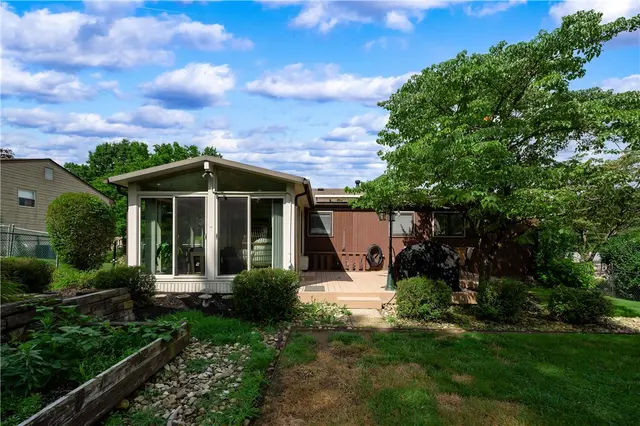 4705 Woodlake Dr gallery image 4