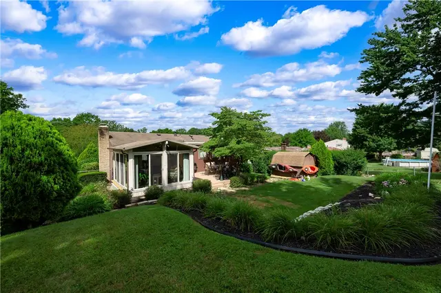 4705 Woodlake Dr gallery image 5