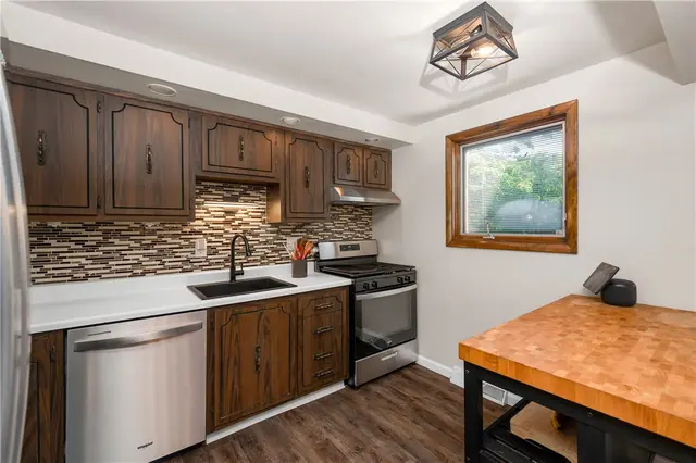 4705 Woodlake Dr gallery image 8
