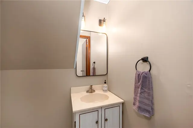 4705 Woodlake Dr gallery image 10