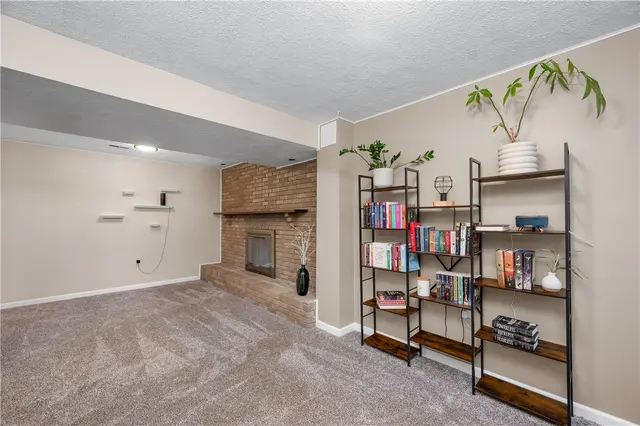 4705 Woodlake Dr gallery image 11