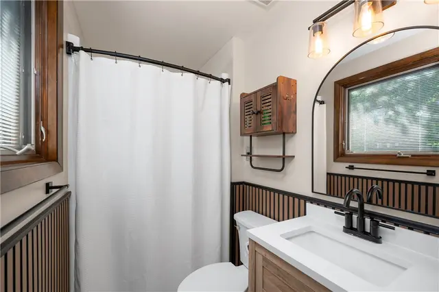 4705 Woodlake Dr gallery image 22