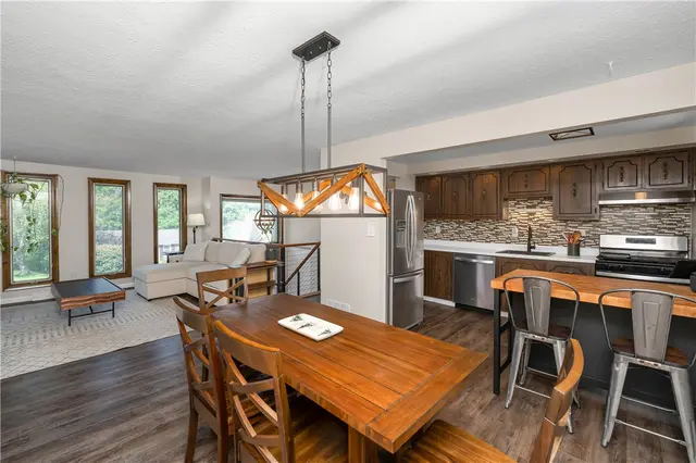 4705 Woodlake Dr gallery image 25