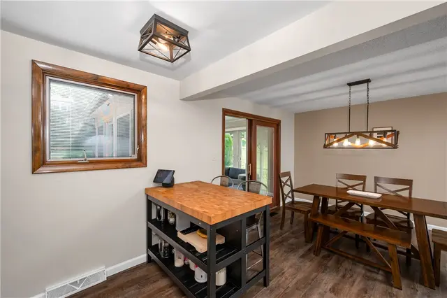 4705 Woodlake Dr gallery image 29