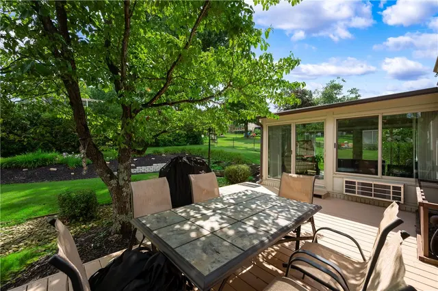 4705 Woodlake Dr gallery image 31