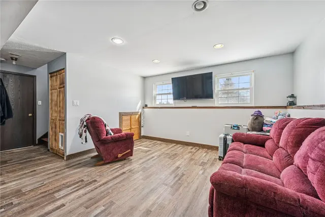 4736 Bayfield Road gallery image 2