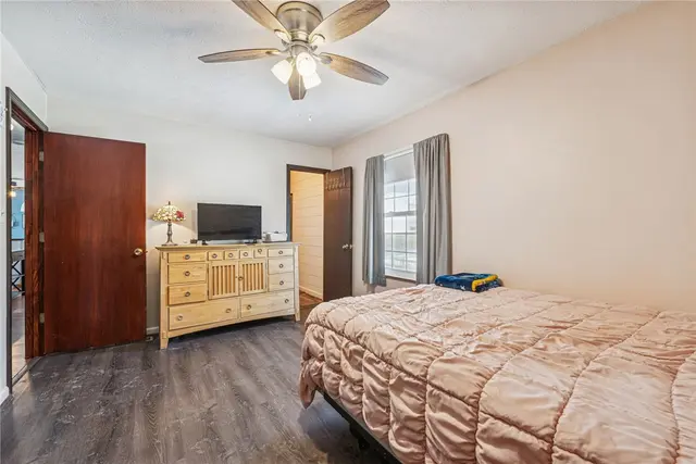 4736 Bayfield Road gallery image 6