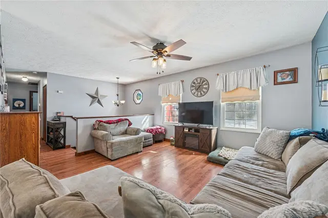 4736 Bayfield Road gallery image 10