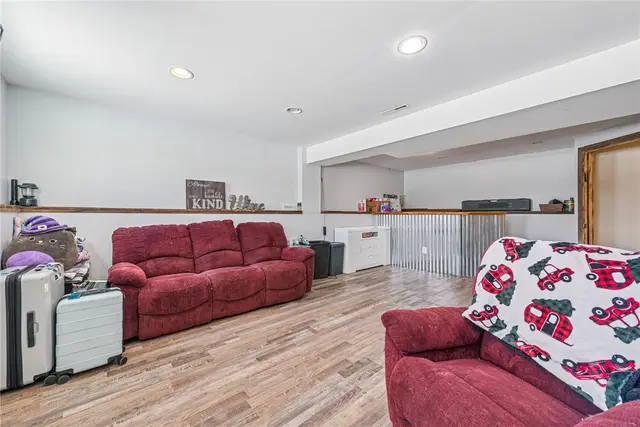4736 Bayfield Road gallery image 13