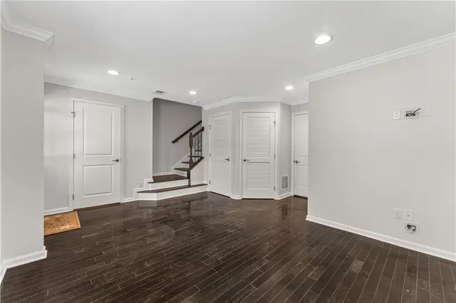 474 Fairmont Dr gallery image 5