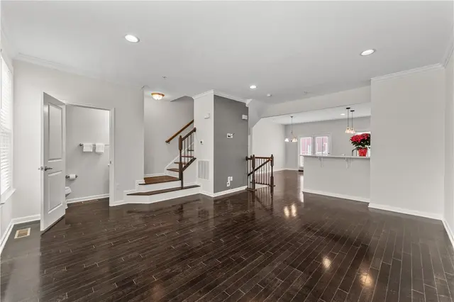 474 Fairmont Dr gallery image 8
