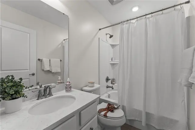 474 Fairmont Dr gallery image 10