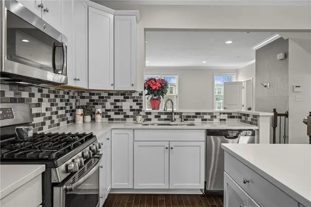 474 Fairmont Dr gallery image 14