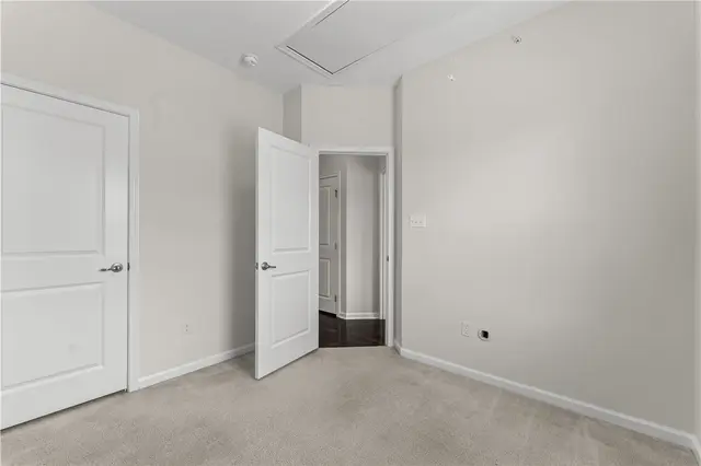 474 Fairmont Dr gallery image 18