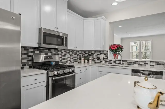 474 Fairmont Dr gallery image 20