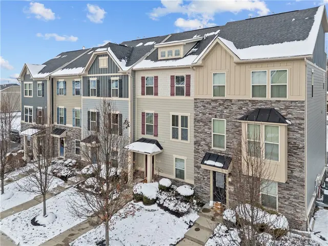 474 Fairmont Dr gallery image 22