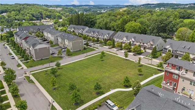 474 Fairmont Dr gallery image 25