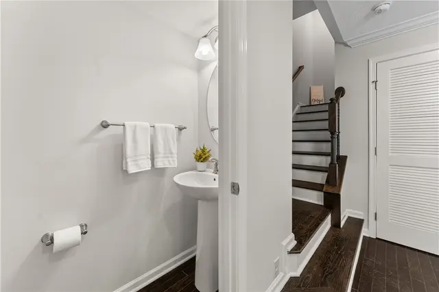 474 Fairmont Dr gallery image 33