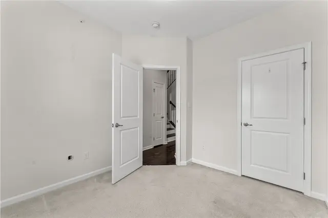 474 Fairmont Dr gallery image 39