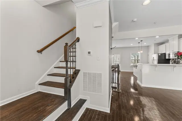 474 Fairmont Dr gallery image 49