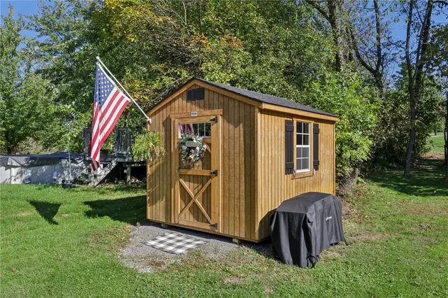 4743 Bayfield Rd gallery image 4